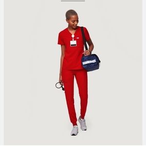 FIGS WINNING RED XS SET